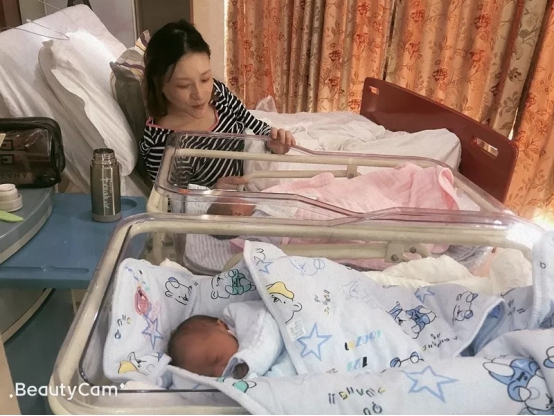 真愛婦產(chǎn)迎來(lái)雙胞胎公主，勇敢寶媽為愛堅(jiān)持順產(chǎn)