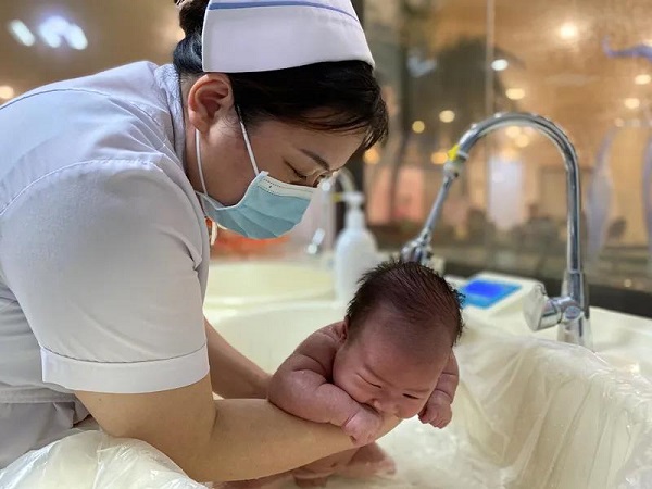 媽媽“雙線”戰(zhàn)疫，女兒報(bào)考醫(yī)學(xué)專業(yè)被錄取