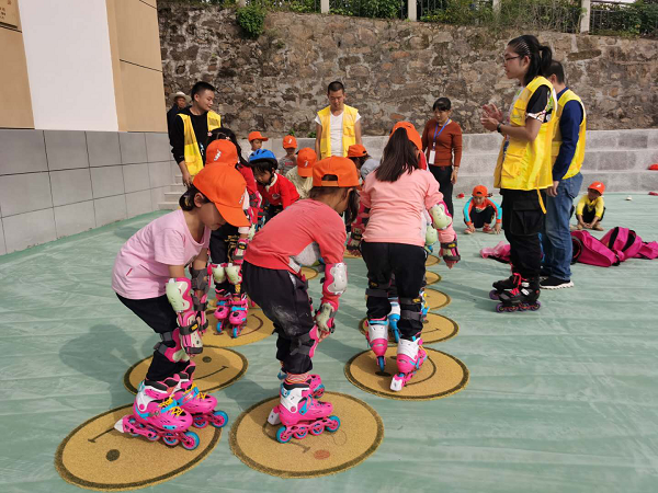 助力公益，奉獻(xiàn)愛(ài)心|德韓口腔走進(jìn)麻城乘馬崗凱德希望小學(xué)